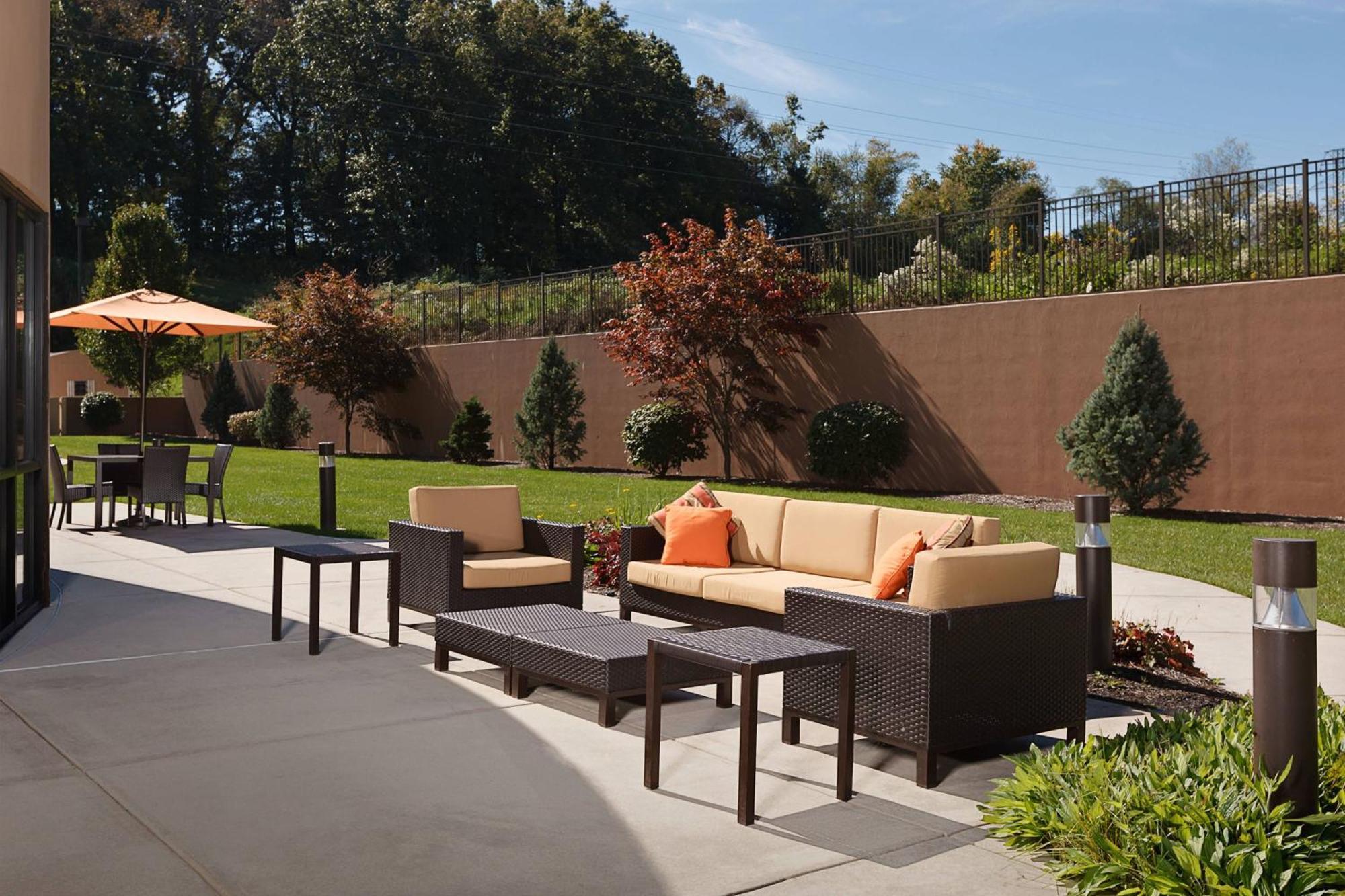 Courtyard By Marriott Harrisburg Hershey Exterior foto